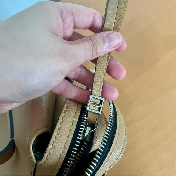 Gianni Chiarini Elegant Tan Tote Bag - Picture 14 of 14